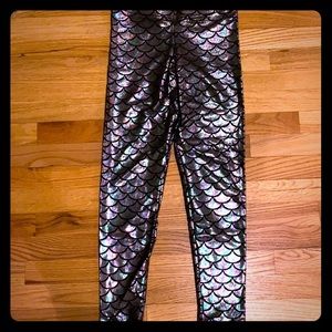 EUC- chameleon mermaid leggings